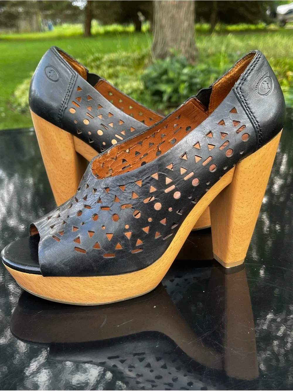 Lucky Brand Black Leather Cutout Peep-Toe Platforms with Wood-Effect Heel size 8